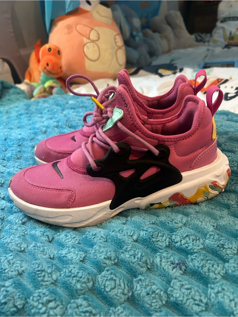 Nike Kids Pink Sneakers with Black Cage and Multicolor Sole Nike Presto Kicks